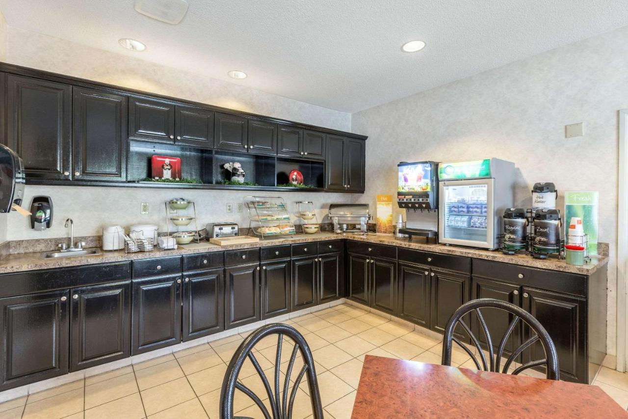 Quality Inn Kearney Bagian luar foto